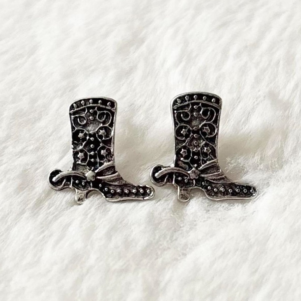 5/$15 🩷 MUST BUNDLE Silver-Tone Cowboy Boot Stud Earrings